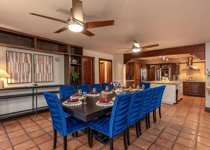 Villa Majestic Creekside Escape With Pool, Spa, Sauna, Gym