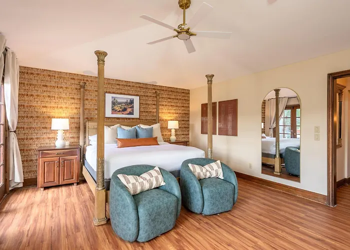 Villa Majestic Creekside Escape With Pool, Spa, Sauna, Gym